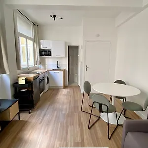 Apartment Proche Grands Boulevard 4p, Paris